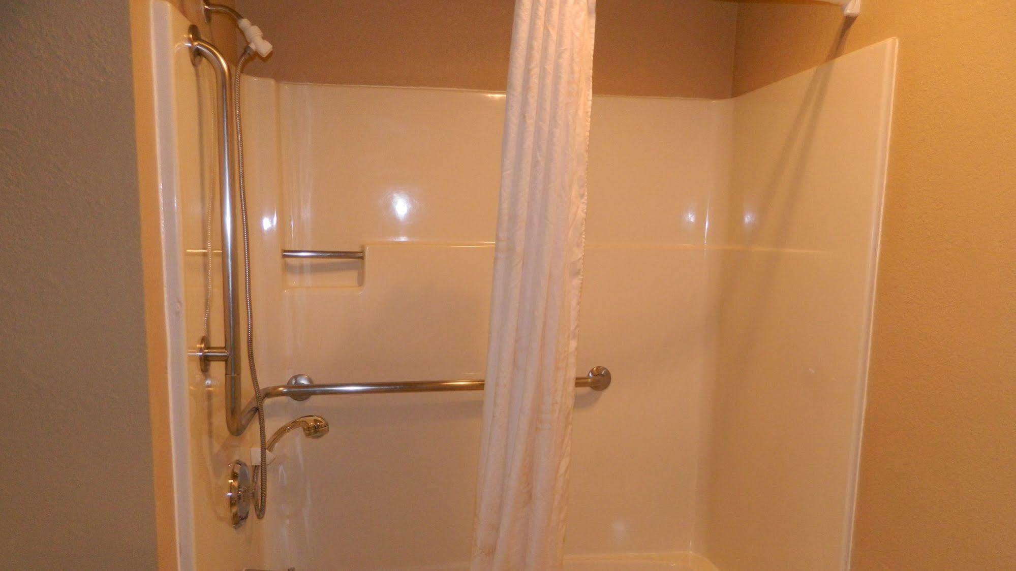 Oyo Hotel Spokane North Екстериор снимка